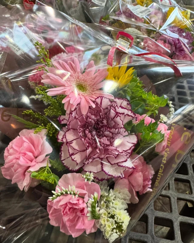 母の日のお花入荷中です

#JA#ja #jaふかや直売所 #JAふかや#フロル直売所 #母の日#母の日のプレゼントに #母の日のギフト #母の日アレンジ